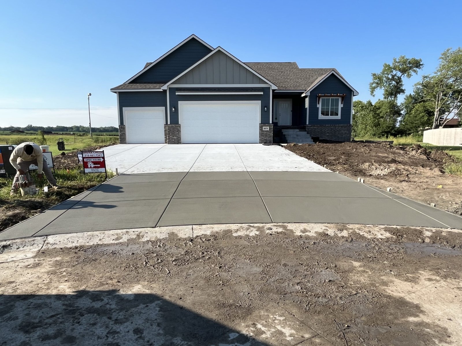 Driveway work and repair, Concrete work done by Concrete Contractor Generation Concrete in Manhattan Kansas 66502
